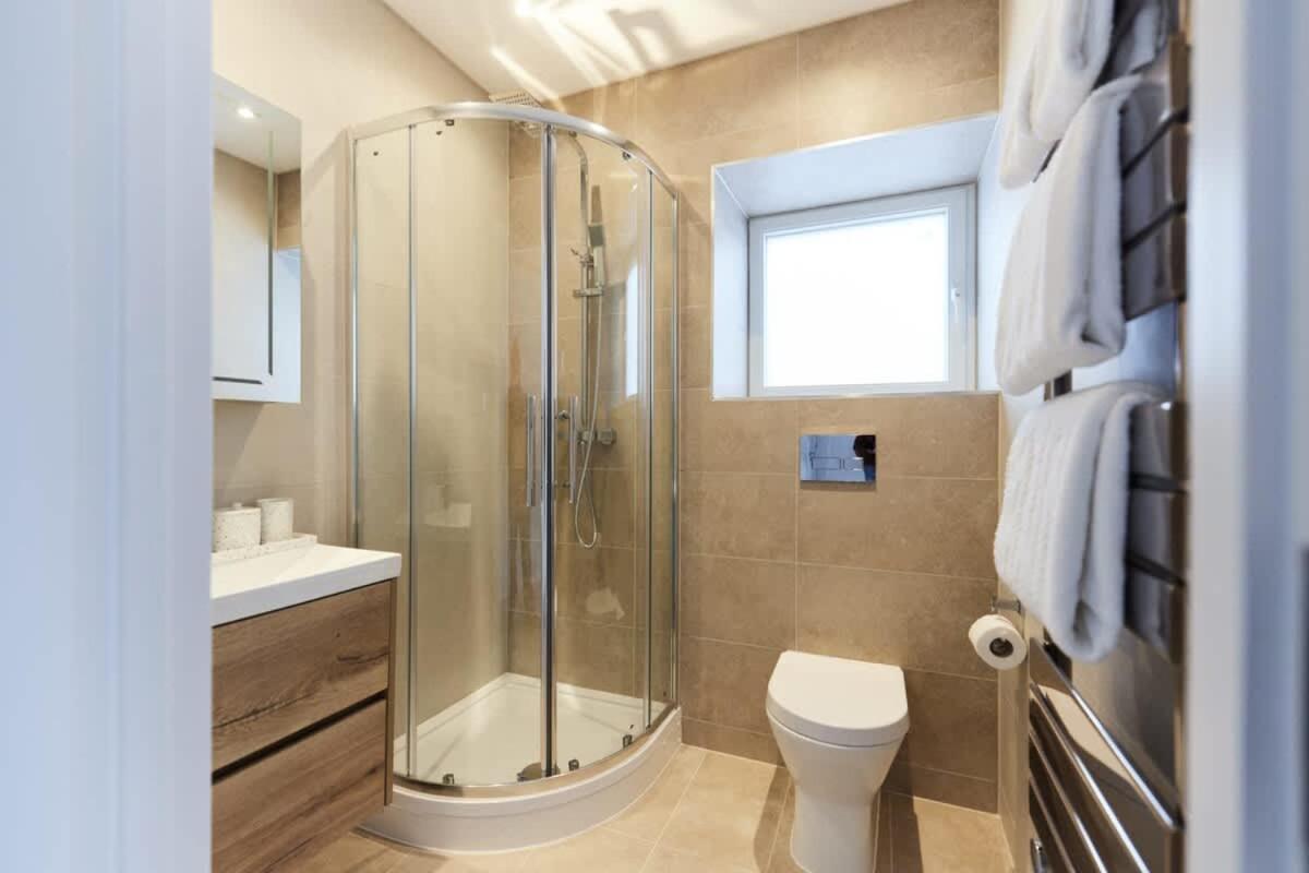 The Wembley Park Retreat - Modern 2bdr Flat With Balcony *