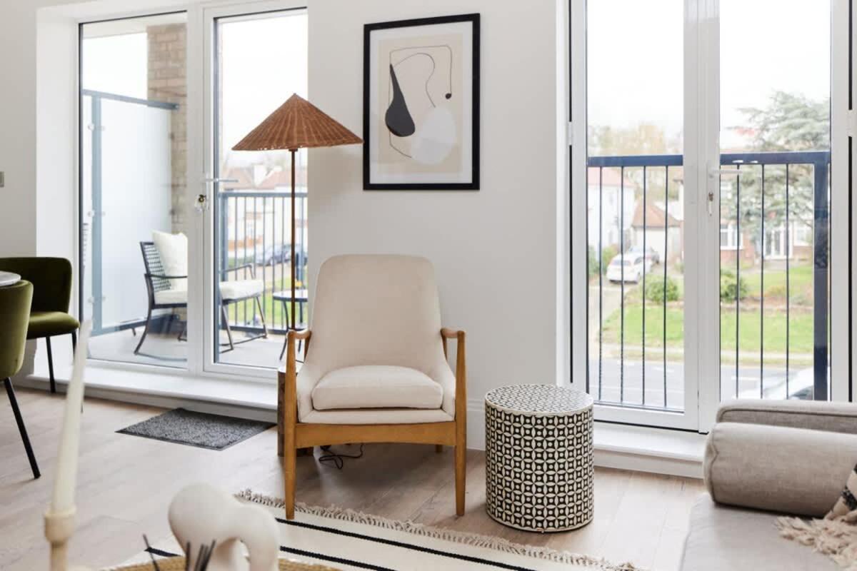 The Wembley Park Retreat - Modern 2bdr Flat With Balcony Apartment