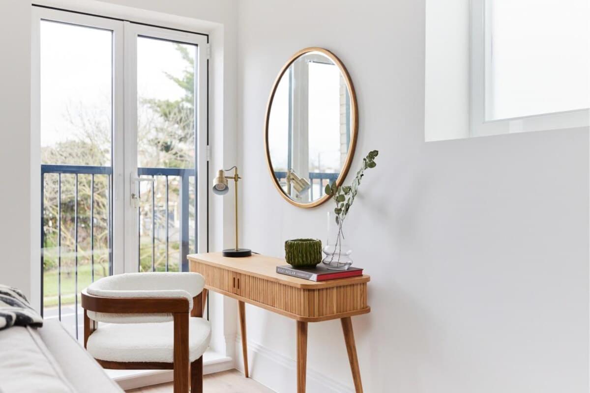 The Wembley Park Retreat - Modern 2bdr Flat With Balcony Apartment *