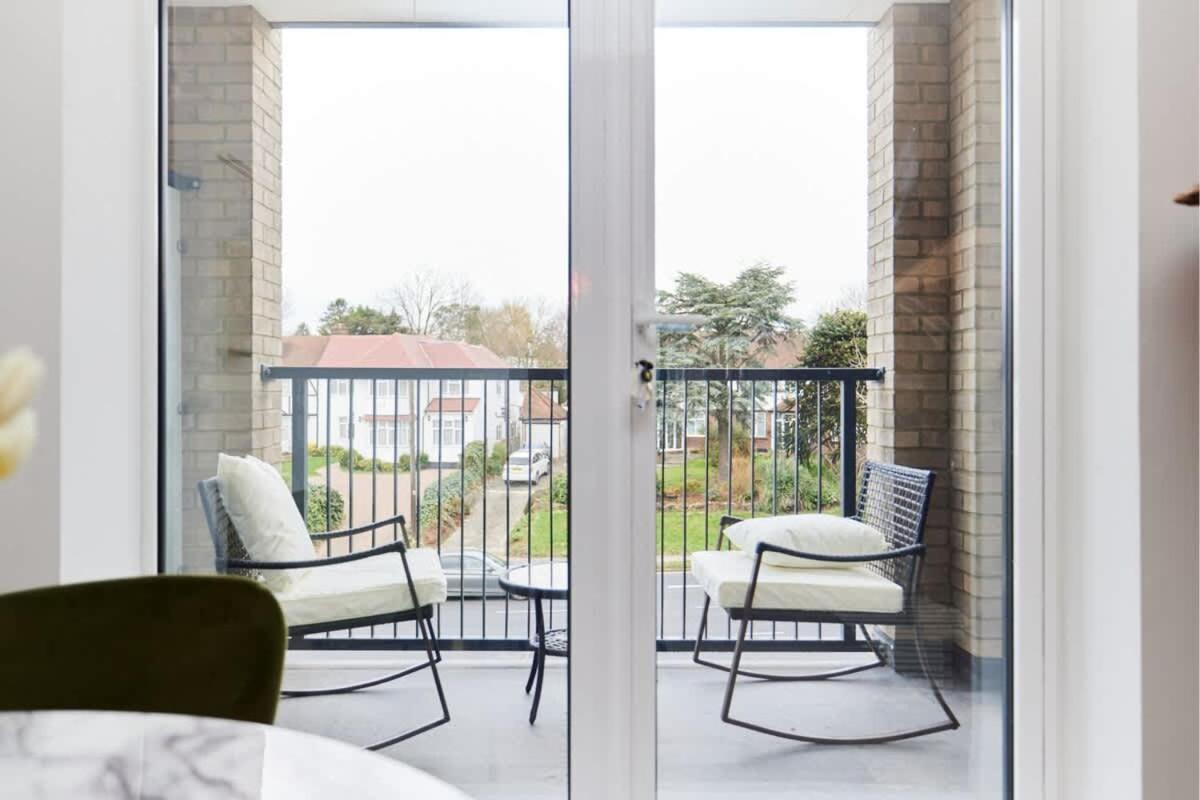 The Wembley Park Retreat - Modern 2bdr Flat With Balcony Apartment London