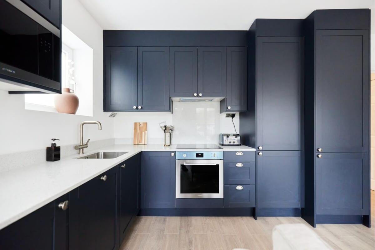 The Wembley Park Retreat - Modern 2bdr Flat With Balcony London